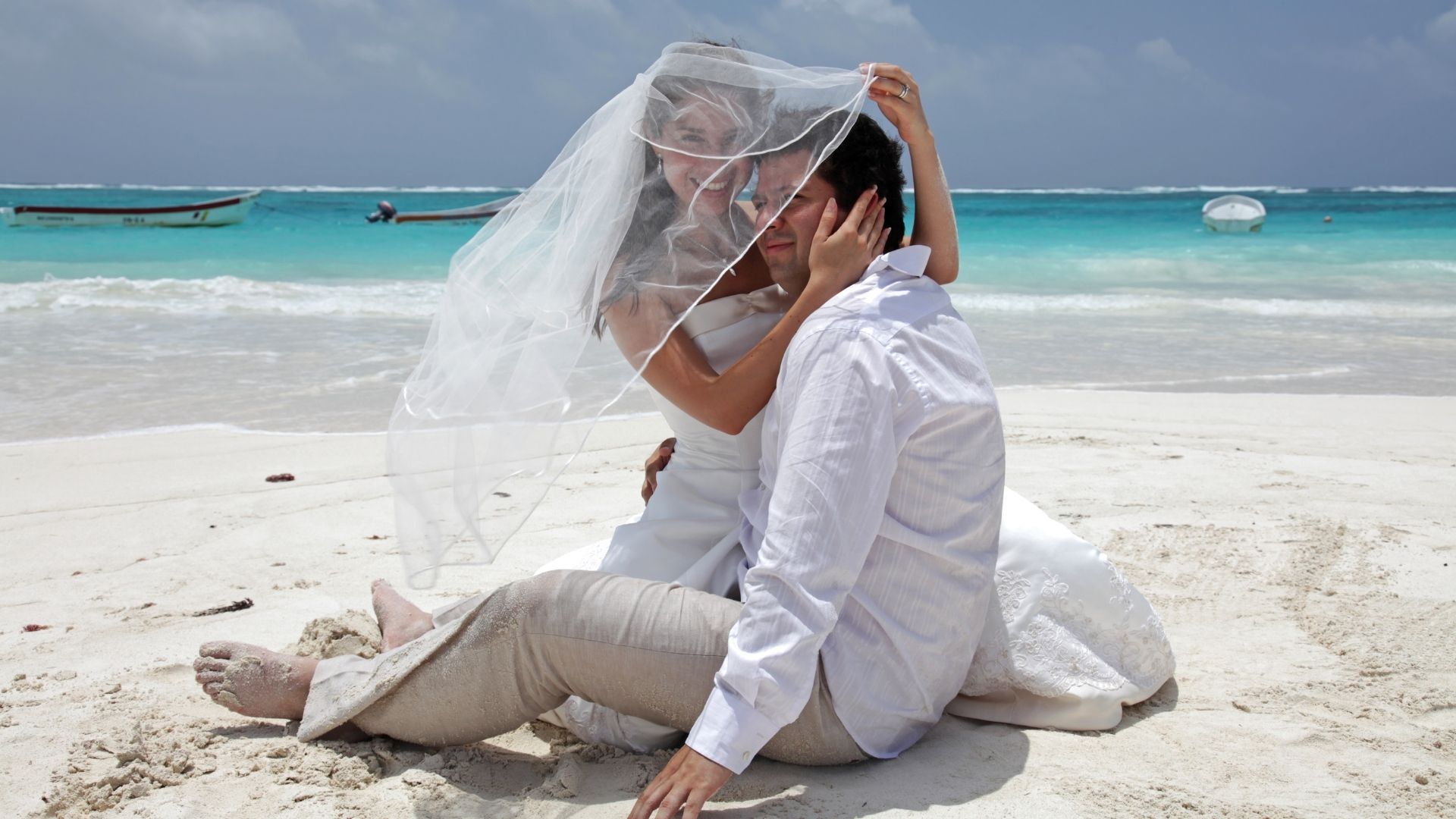 Joanna & Mark: Amalfi White Wedding in Melbourne, Derbyshire